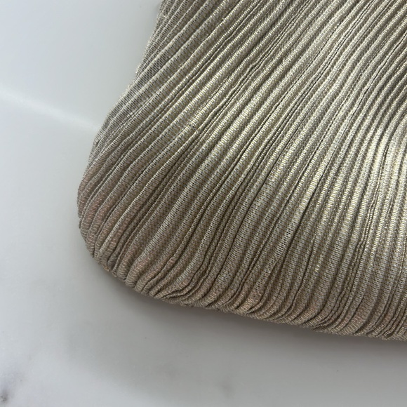 LOEFFLER RANDALL Bow Shoulder Bag - GOLD w/ dust bag - Picture 9 of 10